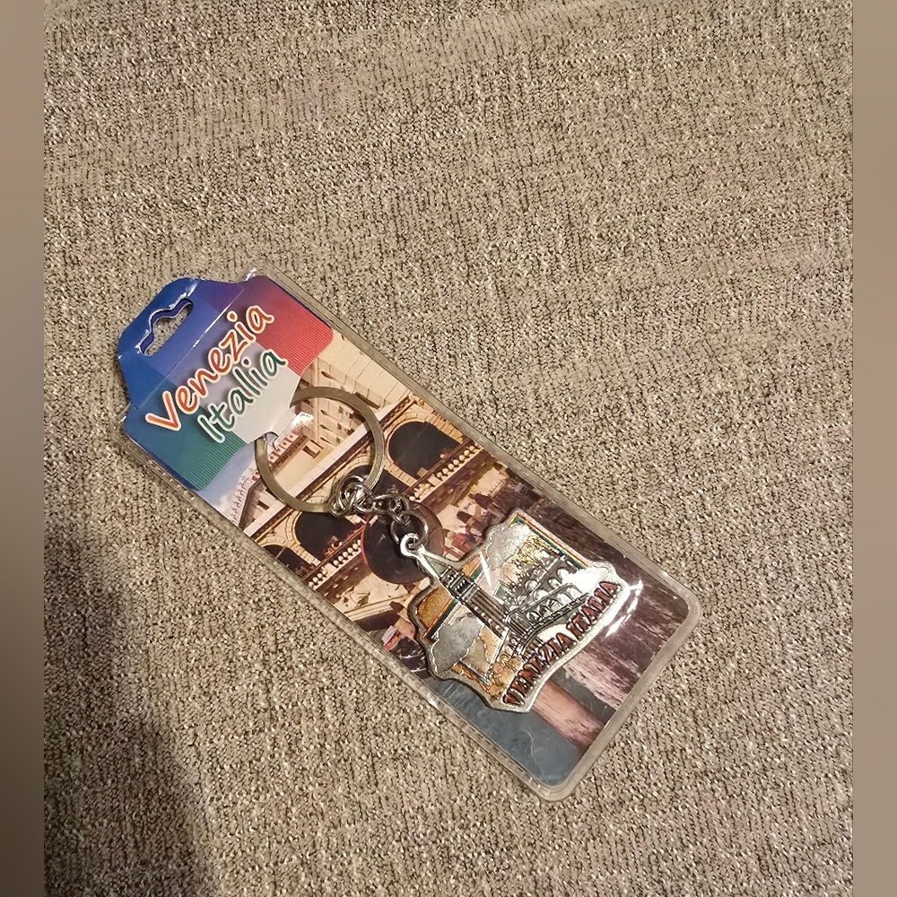NEW Venezia Italia Keychain - VENICE ITALY - TOURIST - SOUVENIR - Travel